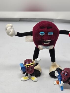 Vtg 1988 California Raisins Lot - Applause Bendable Plush & Hardee's PVC Figures